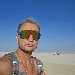 Игорь Новиков
